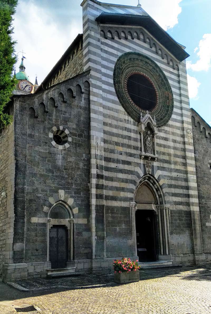 Piazza S. Giorgio vista della chiesa dei santi Nazaro e Celso