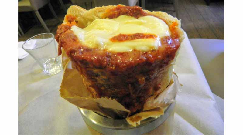 il “Cuzzetiello” panino con polpette e provola