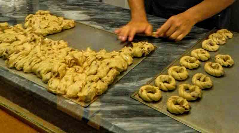 La lavorazione dei tipici Taralli Napoletani