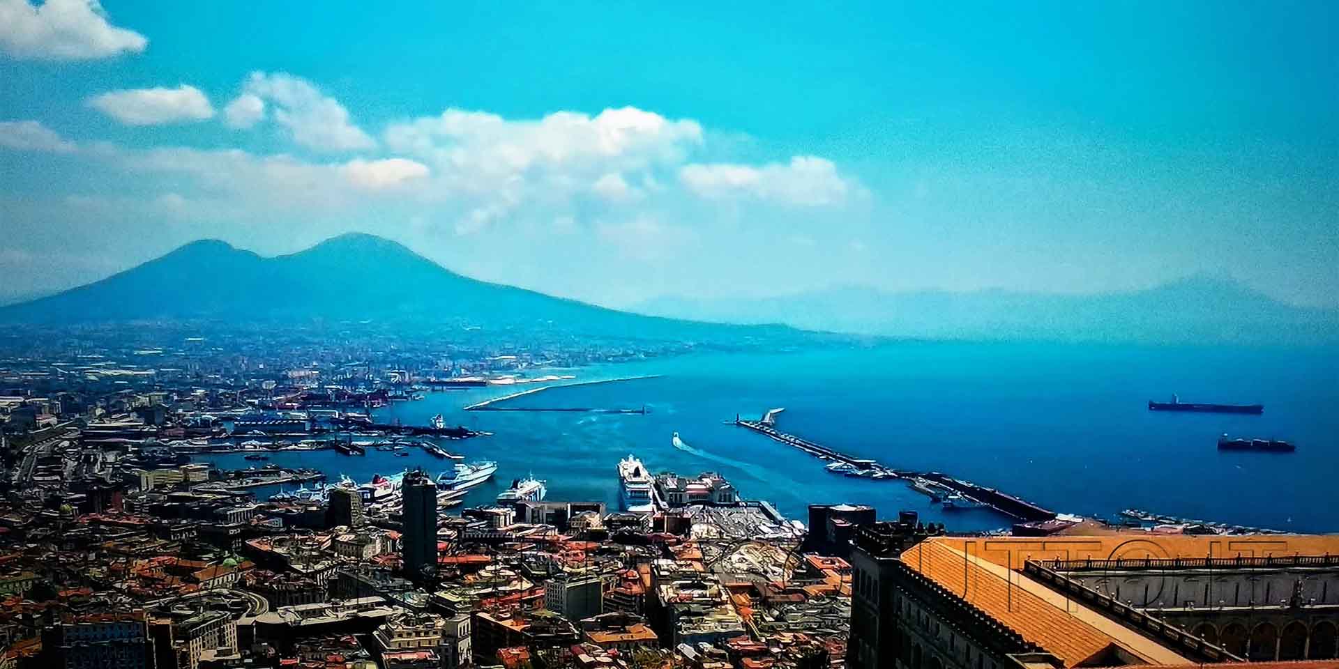 Napoli vista dall’alto, vista Vesuvio dalla Certosa di S. Martino