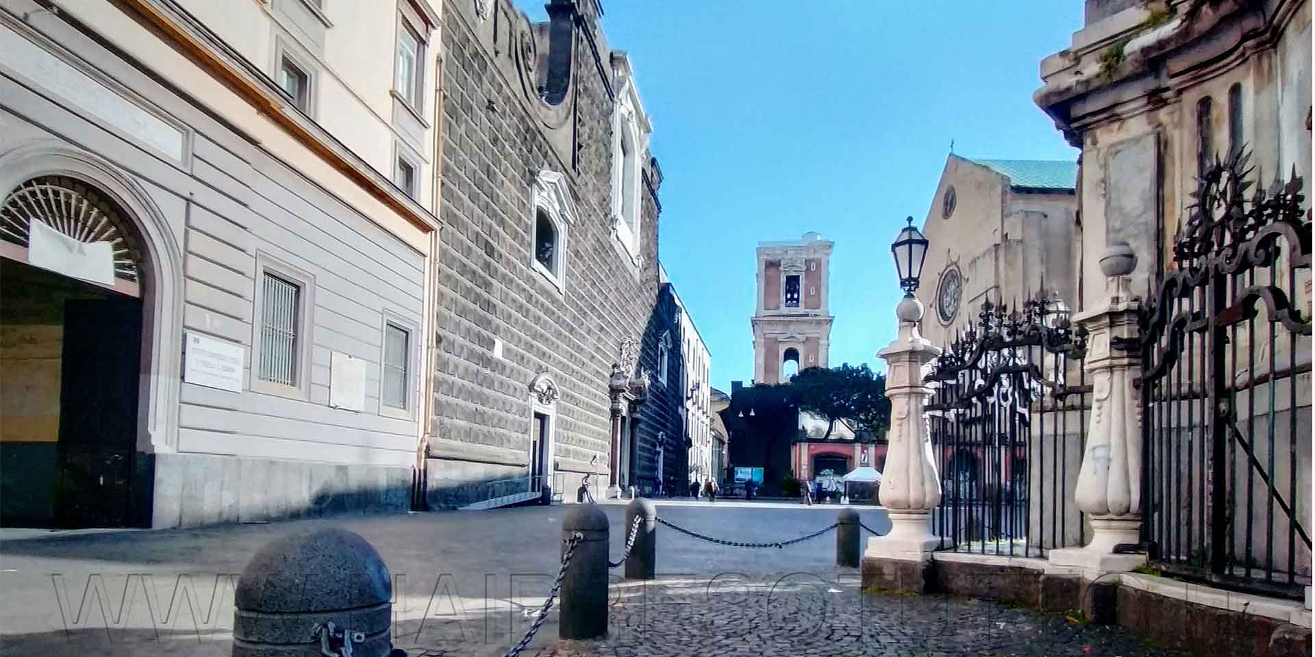Napoli facciata chiesa del Gesù Nuovo