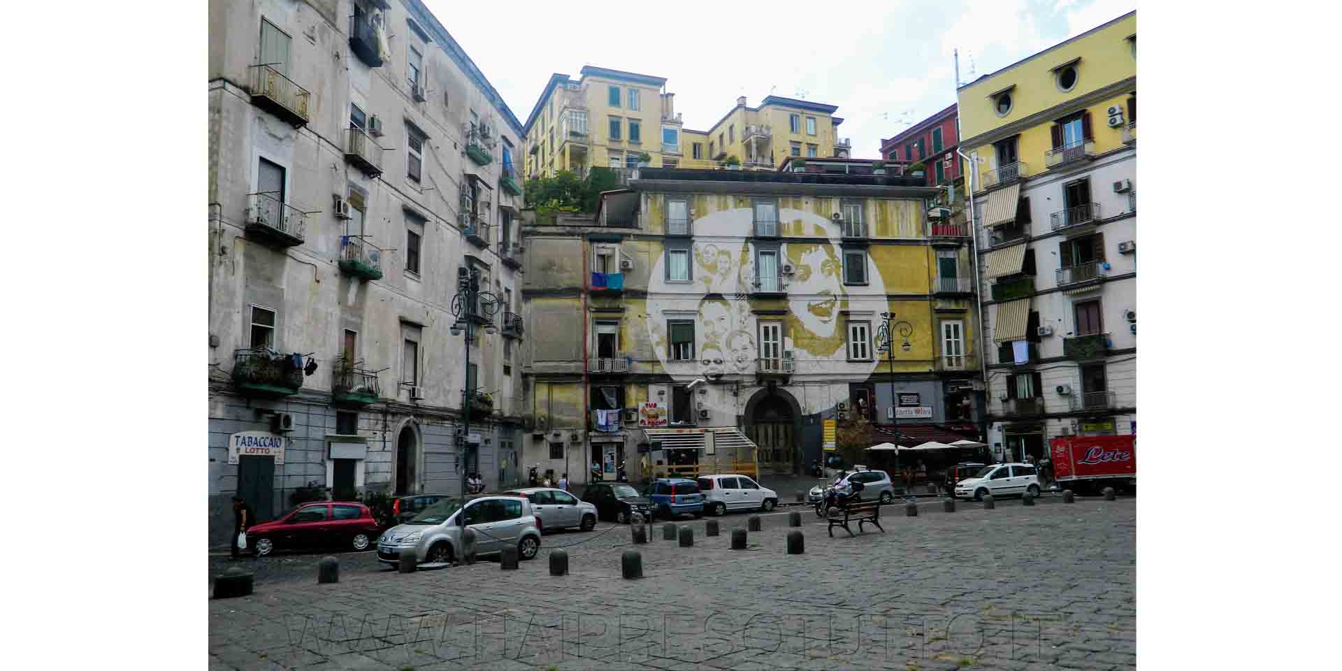 Napoli Rione Sanità, murales “luce “ di Tono Cruz