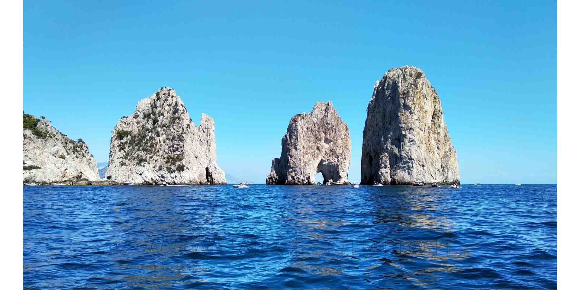 Vista dei Faraglioni di Capri