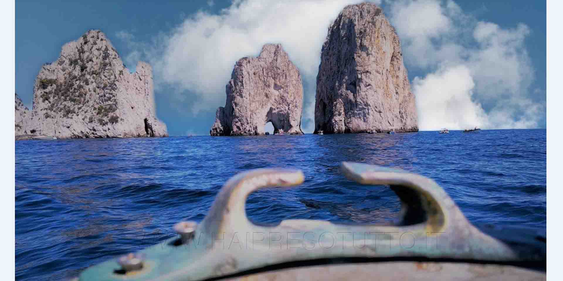 i famosi faraglioni di Capri visti dalla barca