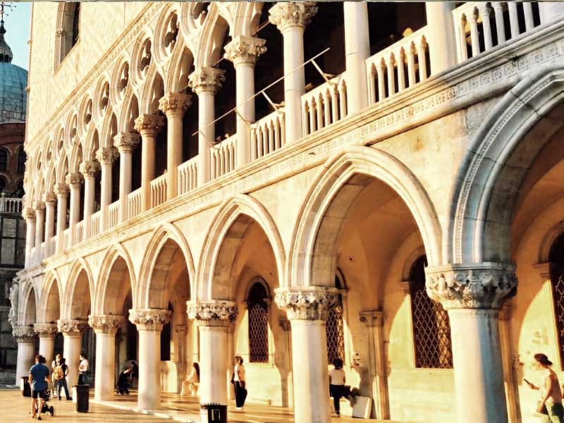 Le due colonne del Palazzo Ducale